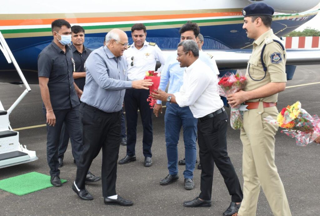Chief Minister Bhupendrabhai Patel received a warm welcome at Jamnagar Airport
