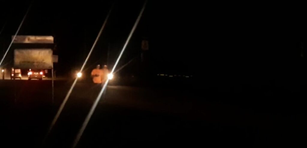 In many areas of Dhoraji, the street lights of the municipality were switched off and there was darkness