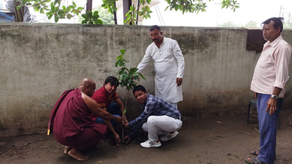 A program for sapling distribution and sapling planting was organized by Bodhisattva Education Trust in Jamnagar