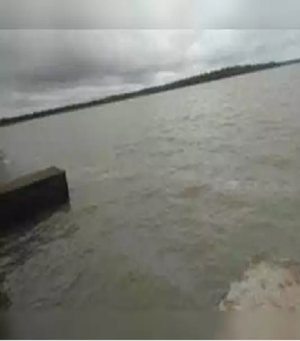 The ghee dam overflowed like the lifeblood of Khambhaliya Panthak! People flocked to see the view