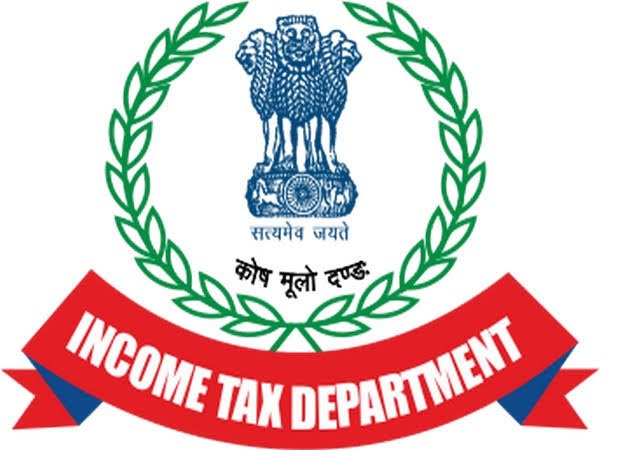 The IT department issued notices to 42 thousand jewelers-traders of Gujarat regarding transactions during demonetisation.