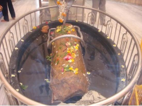 A temple of sleeping Shiva on which such an incident takes place without a roof
