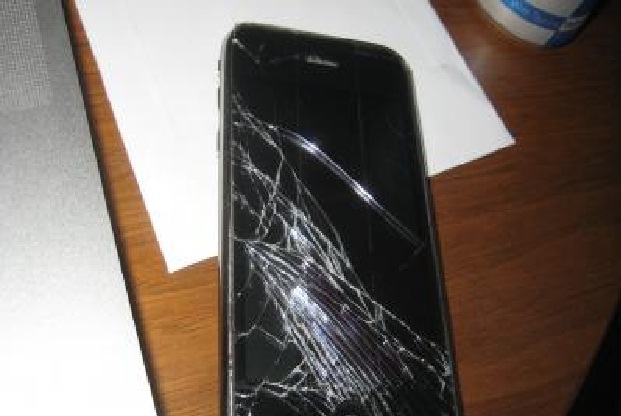 If the smartphone screen is broken, adopt this smart trick at home! Repair will be done for free