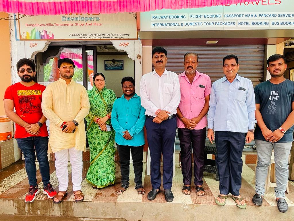 Jamnagar Ward no. Mahakal Group and City Youth Vice President organized Ayushyaman Card camp at 6