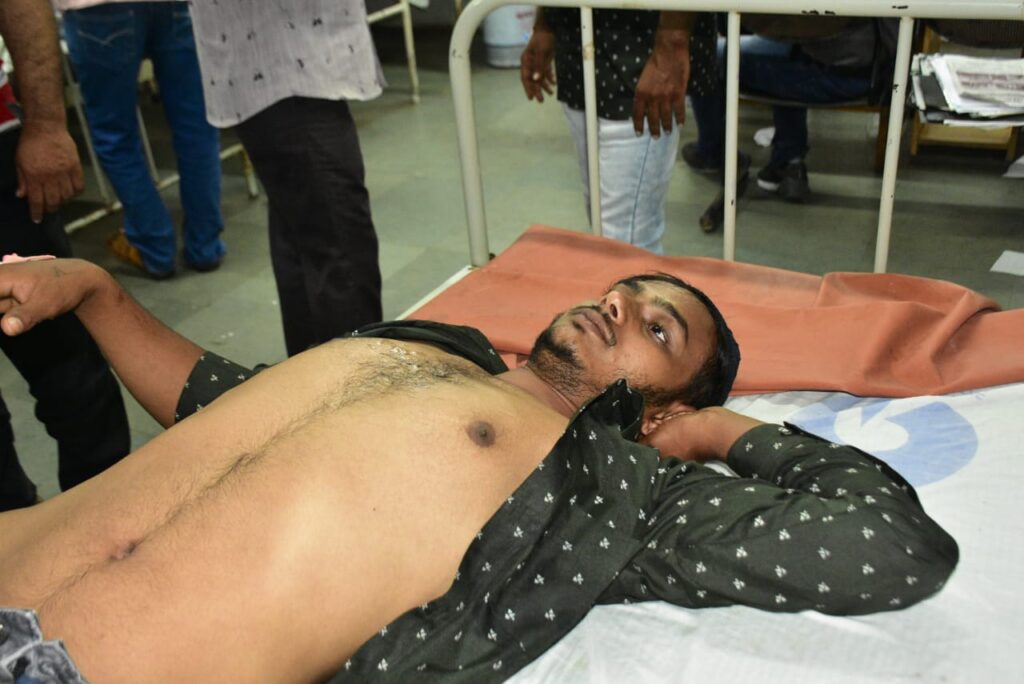 In Jamnagar, 10 people lost their lives after falling on a power line! Two deaths