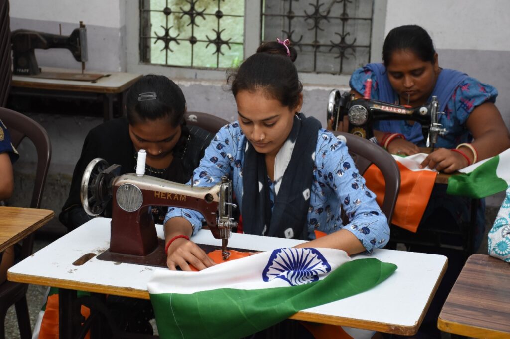 More than 300 women of Jamnagar got employment through Har Ghar Tiranga Abhiyan