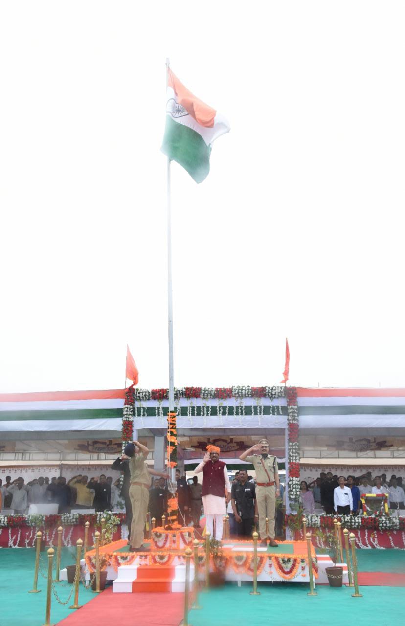 Independence Day in 1976 was celebrated with Aan, Baan and Shan at Kalavd APMC ground.