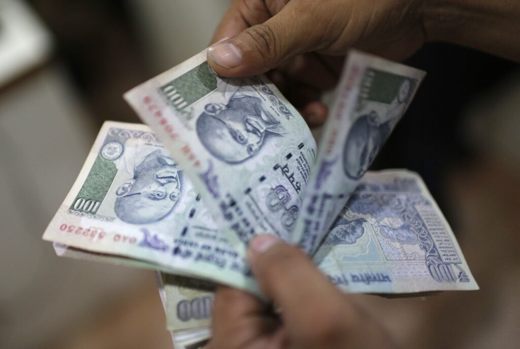 Invest in this policy of LIC! Make 1 crore rupees in 4 years