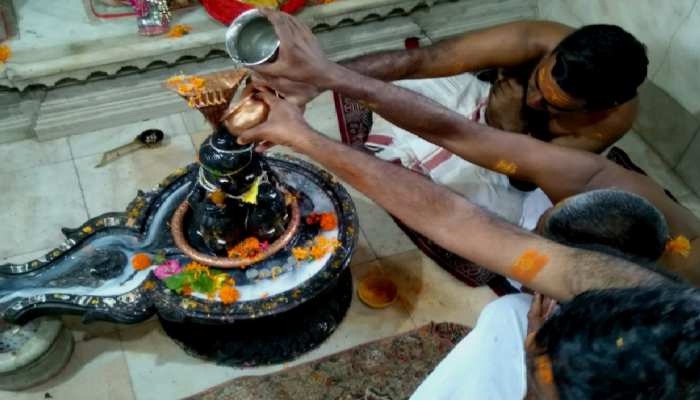'Chota Kashi' Jamnagar Shravania became Mahadevaya on Monday! Crowd of devotees in Shivalayam