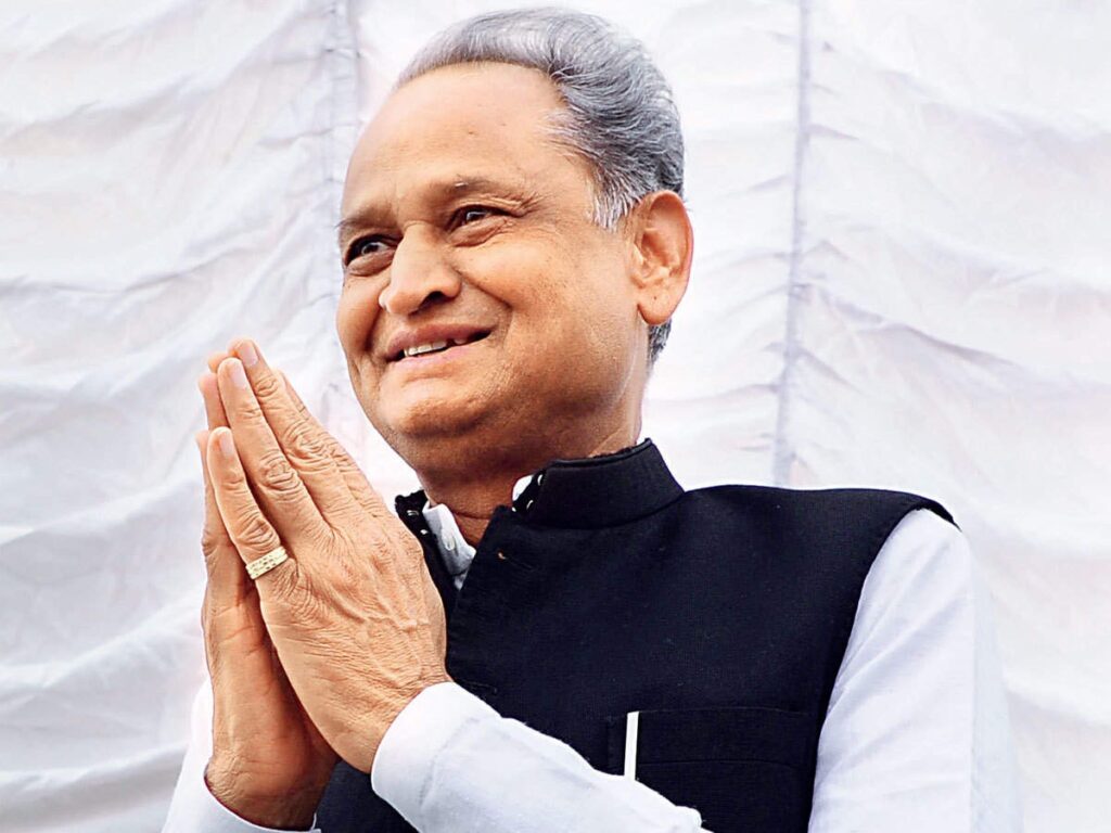 If Rahul Gandhi refuses, this senior can become Congress President!