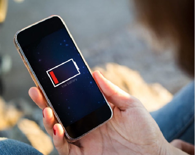 Phone battery draining fast? Doing this thing will increase the life of the phone