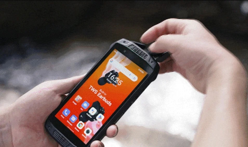 Earbuds will stick to the body of the phone! Find out how the features are