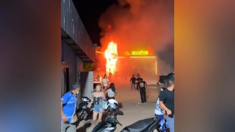 A fierce fire broke out in the most popular night club of Indians in Thailand! 13 deaths