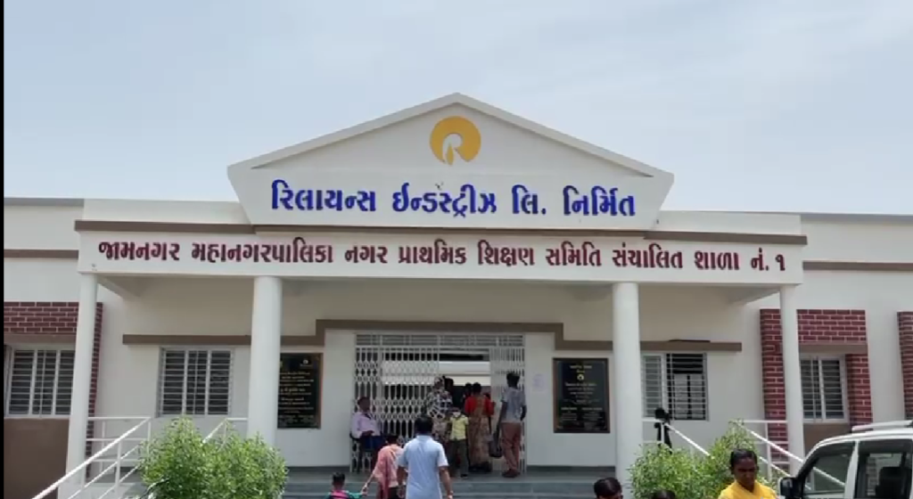About 400 students left the private school and got admission in the school No. 1 of Jamnagar Municipal Corporation