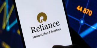 બે અઠવાડિયામાં રીલાયન્સના શેર 8% તૂટ્યોઃ જાણો કેટલા ટકા વધી શકે છે Reliance shares fall 8% in two weeks: Know how much percentage can rise