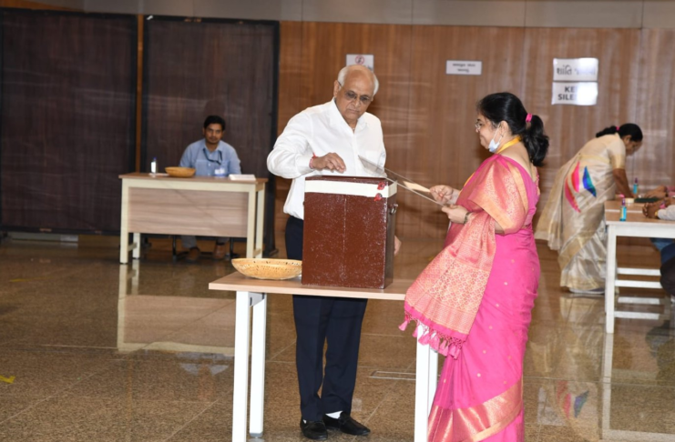 આજે રાષ્ટ્રપતિ ચૂંટણી માટે ભૂપેન્દ્ર પટેલ સહિત ધારાસભ્યોએ પણ કર્યું મતદાન MLAs including Bhupendra Patel also voted for the presidential election today