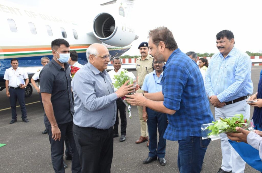 Chief Minister Bhupendrabhai Patel received a warm welcome at Jamnagar Airport