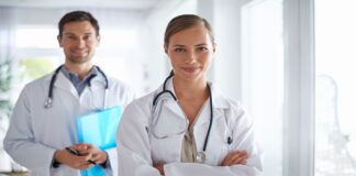 સુપર પાવર અમેરીકામાં સર્જાઈ ડોક્ટરોની અછત! મહીંનાઓ અગાઉ લેવી પડે છે એપોઈન્ટમેન્ટ A shortage of doctors in the super power America! Appointments have to be made months in advance