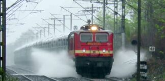 ગુજરાતમાં આજે ભારે વરસાદના કારણે અનેક ટ્રેનો થઇ રદ્દ Many trains canceled in Gujarat today due to heavy rains,