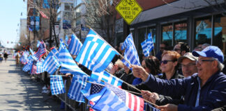 શિકાગોમાં સ્વતંત્રતા દિવસ પરેડમાં અંધાધુંધ ફાયરીંગ! 6ના મોત Indiscriminate firing at the Independence Day parade in Chicago! Death of 6