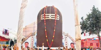 ગુજરાતના આ શહેરમાં બાનવવામાં આવી 1,11,111 રુદ્રાક્ષ પારાની શિવલિંગ!! 1,11,111 rudraksha mercury shivlings were made in this city of gujarat!!