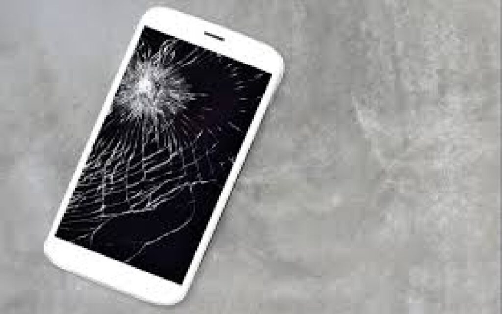 If the smartphone screen is broken, adopt this smart trick at home! Repair will be done for free