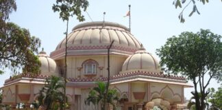 સૂતેલા શિવનું એક એવુ મંદિર જેના પર છત વગર બને છે આવી ઘટના A temple of sleeping Shiva on which such an incident takes place without a roof