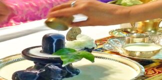 ‘છોટા કાશી’ જામનગર શ્રાવણીયા સોમવારે મહાદેવમય બન્યું! શિવાલયોમાં ભક્તોની ભીડ જામી 'Chota Kashi' Jamnagar Shravania became Mahadevaya on Monday! Crowd of devotees in Shivalayam