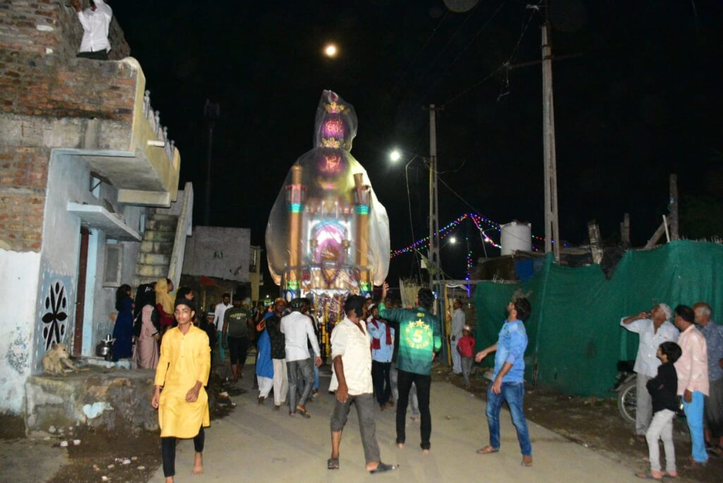 In Jamnagar, 10 people lost their lives after falling on a power line! Two deaths