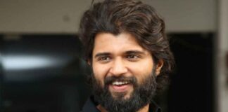 ફિલ્મ “લાઈગર”ની નિષ્ફળતાથી વિજય દેવરાકોંડા નાખુસ! થિયેટરમાં એક્ટરની આંખોમાં આવ્યા આંસુ Vijay Devarakonda upset by the failure of the film "Liger"! Tears came to the actor's eyes in the theater