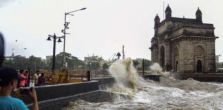 મુંબઈમાં સાંજથી મુશળધાર વરસાદ! ભારે પવન સાથે વાવાઝોડાની સંભાવના Heavy rain in Mumbai since evening! Chance of thunderstorms