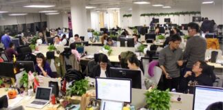 ચીની કંપનીની કર્મચારીઓને વિચિત્ર સજા! ‘કંપનીમાં ટાર્ગેટ પૂરો ન થાય તો ખવડાવે છે કાચા ઈંડા This Chinese company gives strange punishment to employees! If the target is not met in the company, they are fed raw eggs