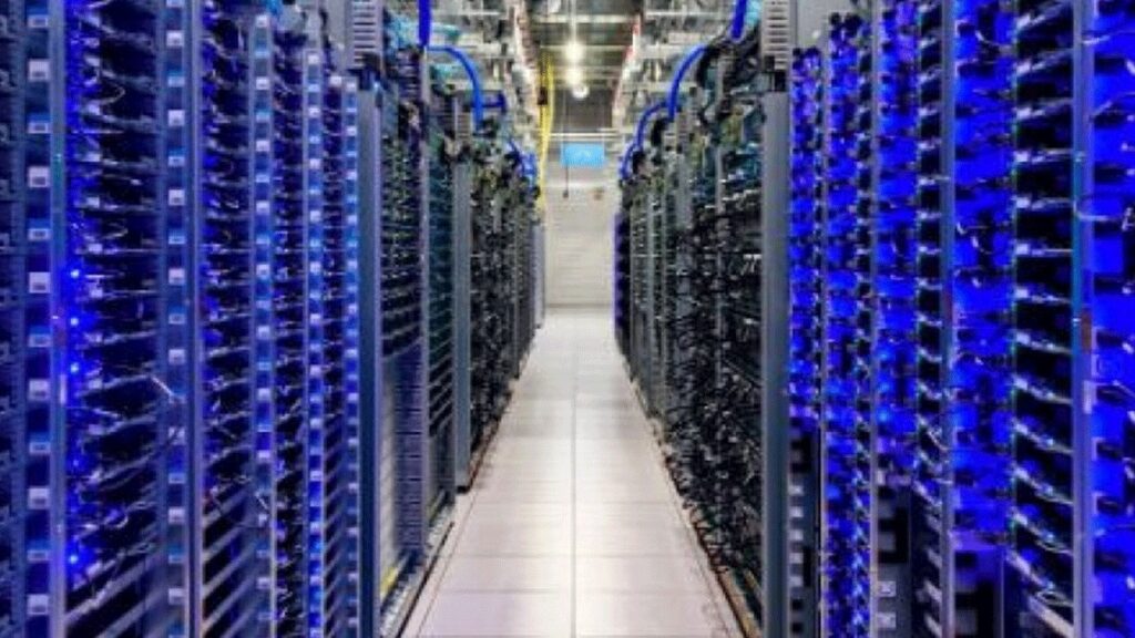 Blast in Google's data center! 3 people injured in short circuit