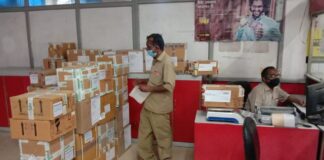જામનગર પોસ્ટ ઓફિસમાં ખરેખર સ્ટાફની અછત કે પછી મોટા પાર્સલ પહોંચાડવામાં કર્મચારીઓનું આળસ ?