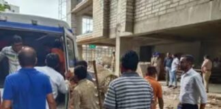 અમદાવાદમાં મોટો અકસ્માત, નિર્માણાધીન બિલ્ડીંગના 13મા માળેથી પડી જતાં ત્રણ મજૂરોના મોત; બેદરકારીનો નોંધાયો કેસ Major accident in Ahmedabad, three laborers died after falling from the 13th floor of an under-construction building; Case filed for negligence