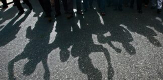 ખેડામાં પણ નૂહ હિંસા જેવું કાવતરું, ભગવાન શિવની શોભાયાત્રા પર પથ્થરમારો; 3 પોલીસકર્મીઓ સહિત અનેક ઘાયલ Plot like Noah violence even in Kheda, pelting stones at Lord Shiva's procession; Many injured including 3 policemen