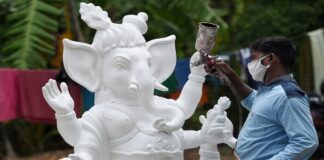 આ વખતે જામનગરના ગણપતિની એન્ટ્રી ધામધૂમથી થશે, 9મી વખત વર્લ્ડ રેકોર્ડની તૈયારીઓ ચાલી રહી છે, થીમ મન મોહી લેશે. This time the entry of Ganapati from Jamnagar will be with fanfare, preparations for the 9th world record are going on, the theme will captivate.