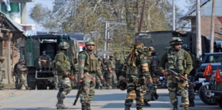 જમ્મુ-કાશ્મીર: અનંતનાગમાં લશ્કર-એ-તૈયબાના બે આતંકવાદીઓ ઘેરાયા, કાર્યવાહી ચાલુ Jammu-Kashmir: Two Lashkar-e-Taiba terrorists cornered in Anantnag, operation underway