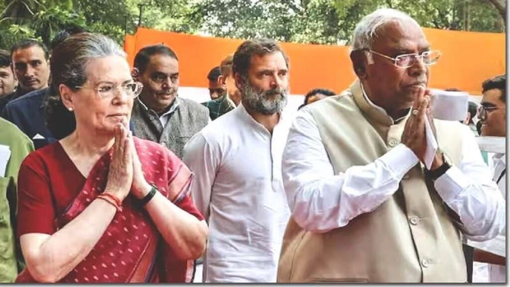 Women will get 2500 rupees per month and gas cylinder for only 500 rupees, these 6 big promises of Congress before Telangana elections.