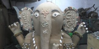 જામનગરના એઇટ વન્ડર ગ્રૂપ દ્વારા બનાવવામાં આવી ઇકો ફ્રેન્ડલી ગણપતિની મૂર્તિ અને 20 ફૂટ થી વધુ લાંબી બોલપેન બનાવી આ ગ્રુપ સર્જશે વિશ્વ વિક્રમ Jamnagar's Eight Wonder Group will create a world record by creating an eco-friendly Ganapati idol and a ballpen over 20 feet long.