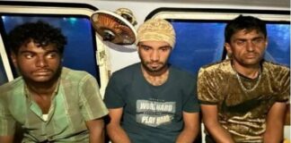 દ્વારકામાં પોલીસે ઈરાનથી આવતી બોટ પકડી પાડી, 3 ઈરાની અને એક ભારતીયની ધરપકડ કરી Police in Dwarka intercepted a boat coming from Iran, arrested 3 Iranians and an Indian