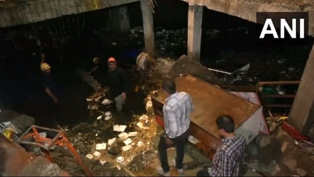 Slab fell in Rajkot, 20 people rescued, 12 people admitted to hospital