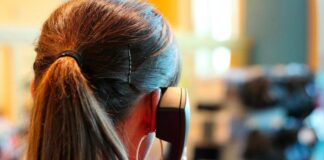 ગુજરાતમાં નકલી કોલ સેન્ટરનો પર્દાફાશ, 10ની કરાઈ ધરપકડ Fake call center busted in Gujarat, 10 arrested