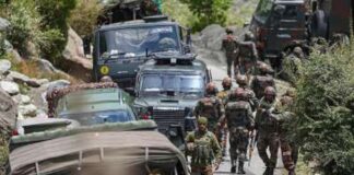 રાજૌરીમાં આર્મી કેમ્પની અંદર ફાયરિંગ, ત્રણ અધિકારીઓ સહિત પાંચ સેનાના જવાન ઘાયલ Firing inside army camp in Rajouri, five army personnel including three officers injured