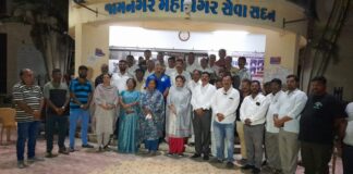 નગરને ‘ક્લીન અને ગ્રીન’ રાખવા માટેના મહાનગરપાલિકાના પદાધિકારીઓના સફાઈ અભિયાનને જન આંદોલન બનાવી દેવા સાંસદ પૂનમબેન માડમની અપીલ MP Poonamben Madam's appeal to make the cleaning campaign of the municipal officials a public movement to keep the city 'clean and green'