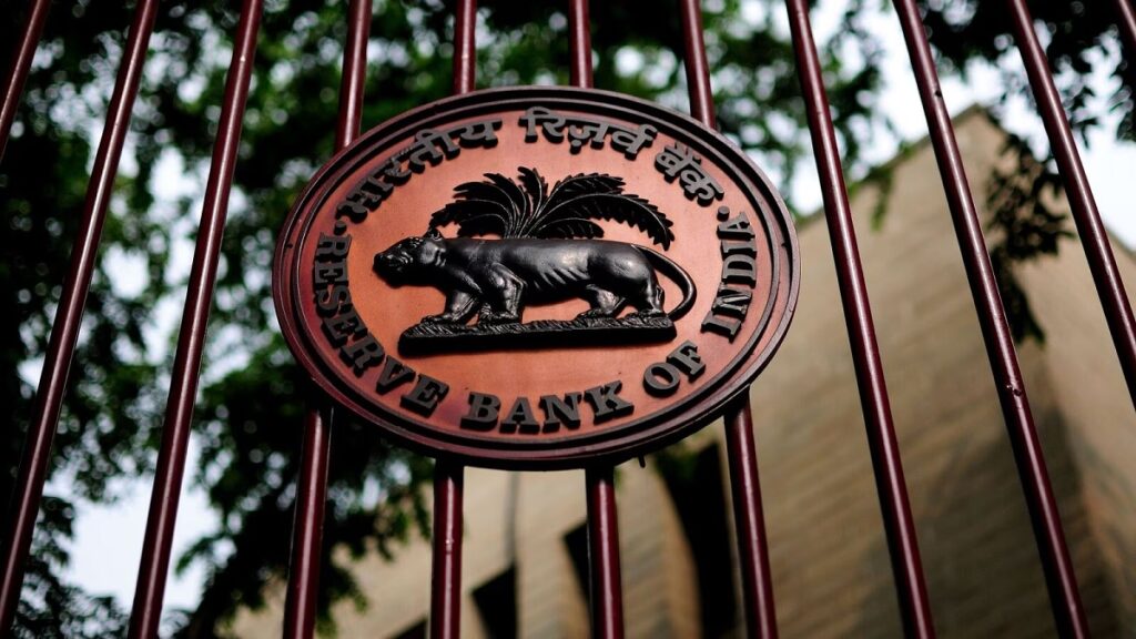 Interest rates changed before RBI's monetary policy review, which banks took this step?