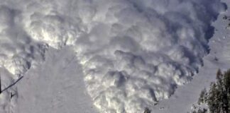 લદ્દાખના માઉન્ટ કુન પર હિમસ્ખલનથી ભારતીય સેનાની ટુકડી આવી જપતમાં એક જવાન શહીદ, ત્રણ લાપતા One jawan martyred, three missing as Indian Army troop gets caught in avalanche on Ladakh's Mount Kun