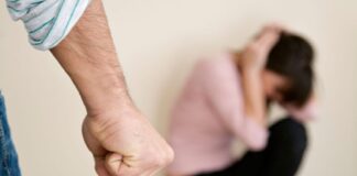 જામનગર નજીક વિભાપરમાં રહેતી પરણીતાને મોરબીમાં રહેતા સાસરિયાઓનો ત્રાસ: ઘરમાંથી હાંકી કાઢ્યા ની ફરિયાદ A married woman living in Vibhapar near Jamnagar was harassed by her in-laws living in Morbi: Complaint of being thrown out of the house.