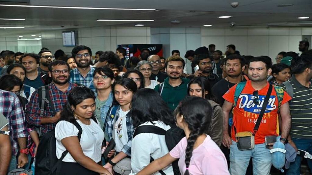 First batch of 212 Indians from Israel arrives in Delhi, welcomed by Union Minister Rajiv Chandrasekhar at airport