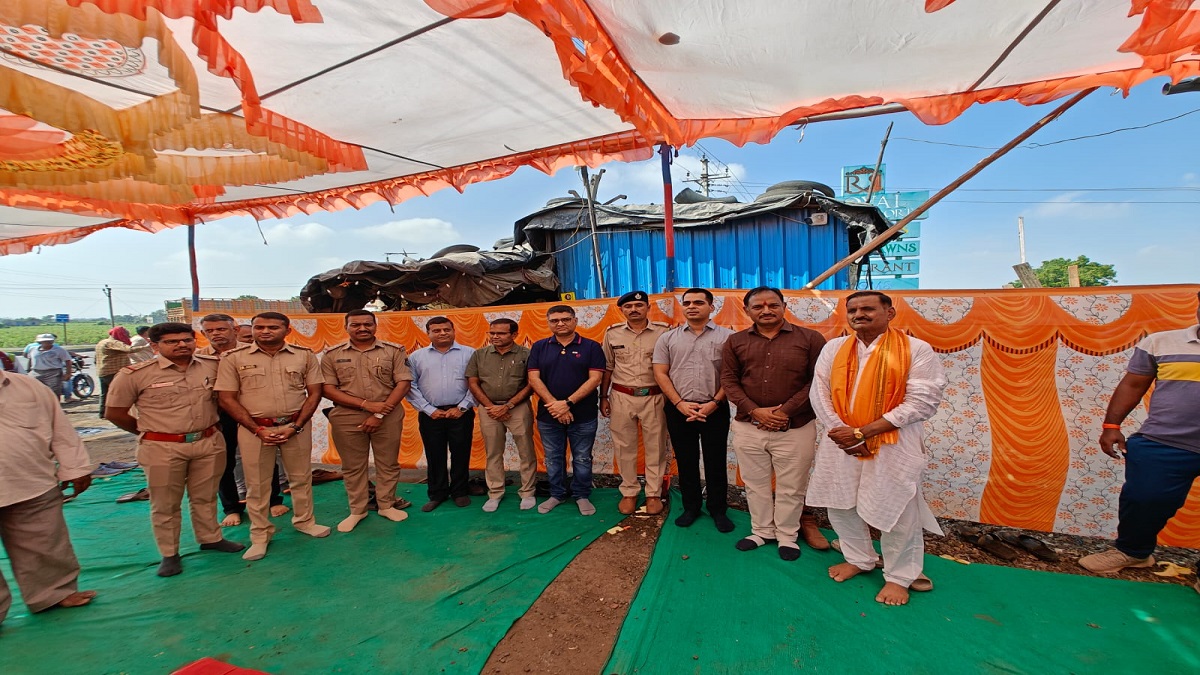 Special initiative of RTO Office, Traffic Police, Traffic Education Trust and Rotary Club of Chhoti Kashi Special initiative of RTO Office, Traffic Police, Traffic Education Trust and Rotary Club of Chhoti Kashi